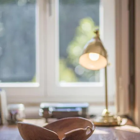 Location With Garden & Equipped Kitchen Appartement