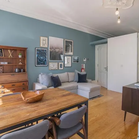 Location With Garden & Equipped Kitchen *