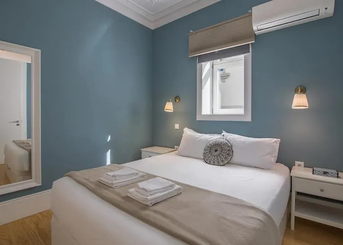 Location With Garden & Equipped Kitchen Lejlighed