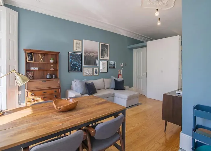 Location With Garden & Equipped Kitchen *