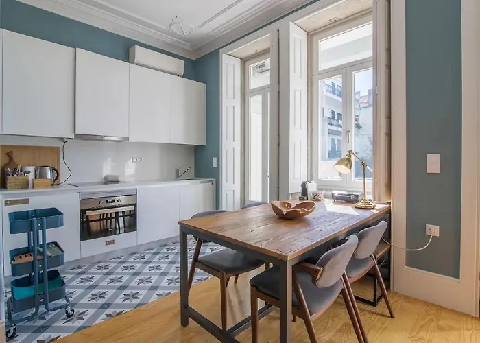 Location With Garden & Equipped Kitchen * Порту