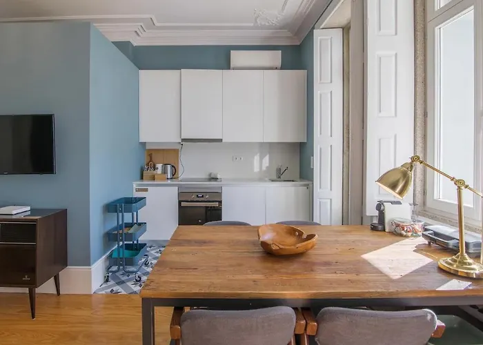 Location With Garden & Equipped Kitchen Порту