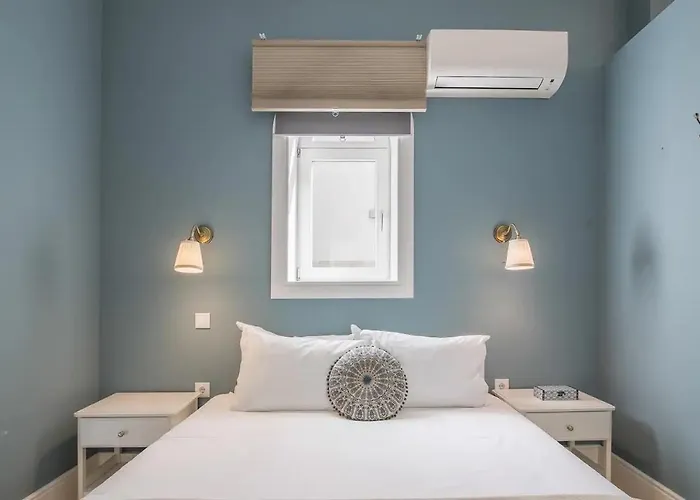 Location With Garden & Equipped Kitchen Apartmán *