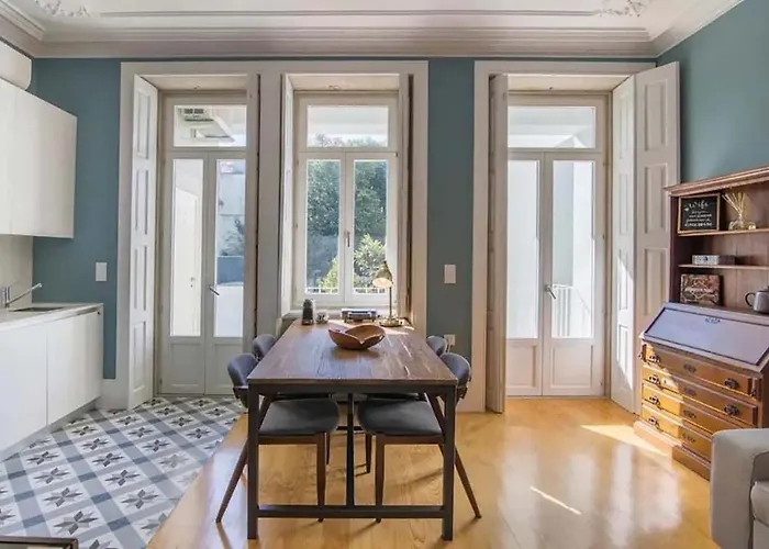 Location With Garden & Equipped Kitchen Appartement *