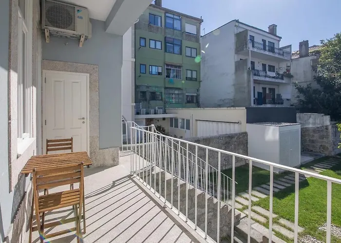 Apartament Location With Garden & Equipped Kitchen Porto